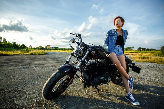 4. The Impact of Riding Habits on Motorcycle Battery Longevity: Dos and Don'ts